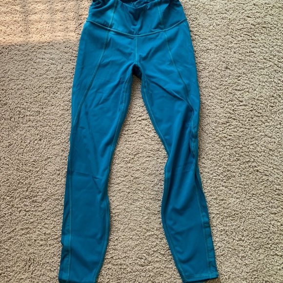 Athleta Pants - Athleta lightning 7/8 tight